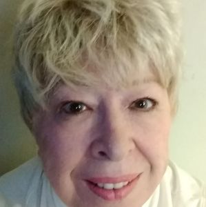 Meet your Posher, Dee